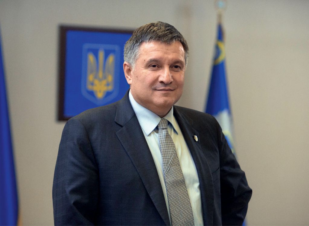 Відомство Авакова збирає компромат на політиків та громадських діячів для перемоги Тимошенко?