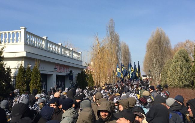 Настроены решительно:  активисты «Нацкорпуса» выдвинули свои требования власти