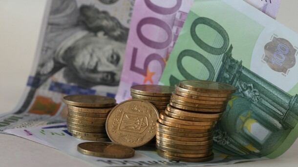 В Украине рухнул евро, у доллара тоже дела плохи. Свежий курс