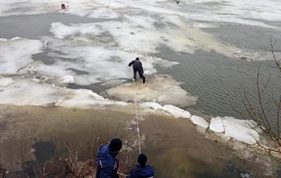На Черниговщине тонкий лед убил двоих рыбаков