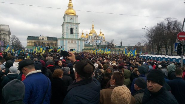 Подходы перекрыты, связь глушат: военные окружили центр Киева