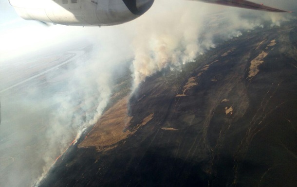 На тушение пожара под Одессой привлекли авиацию