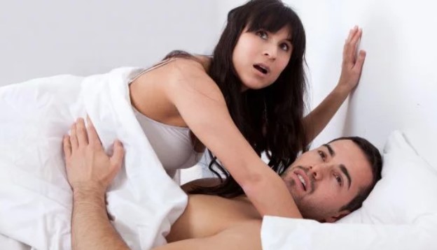 Сексологи назвали пять причин, по которым изменяют женщины