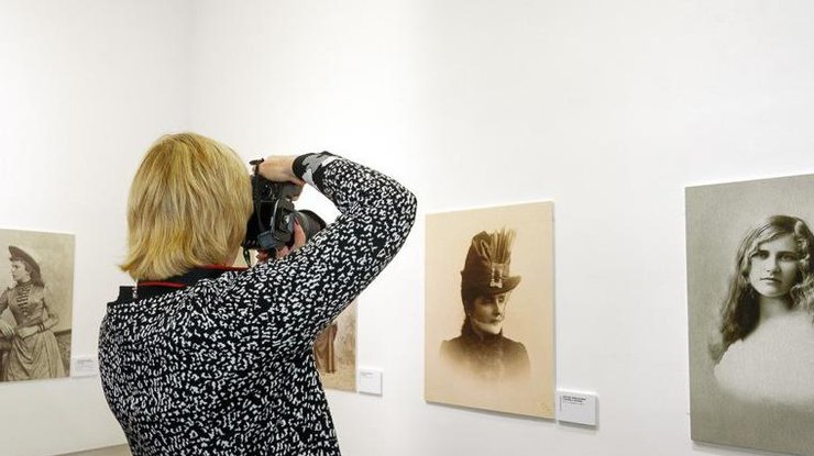 В Харькове открылась необычная выставка женских портретов