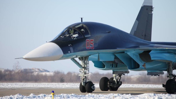 Авиация РФ приготовилась бомбить свои территории: названа причина