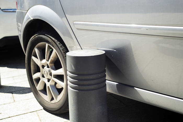 Названы главные ошибки водителей при парковке автомобиля