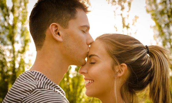 18 видов поцелуев и что означает каждый из них. ВИДЕО