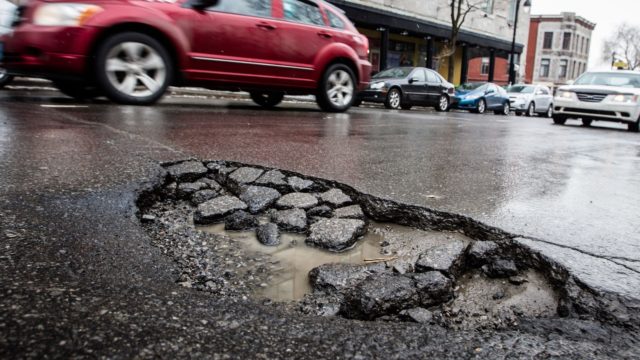 Плохие дороги теперь не проблема: как добиться компенсации от государства