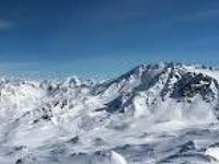 Сильный снегопад в Альпах оставил без электричества десятки тысяч домов