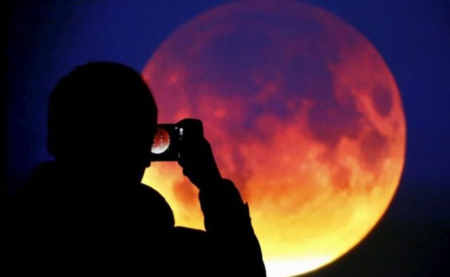 Фантастика: "Берешит" показал, как выглядит обратная сторона Луны
