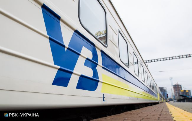 УЗ пожаловалась полиции на футбольных фанатов, разгромивших вагоны поезда Львов-Запорожье