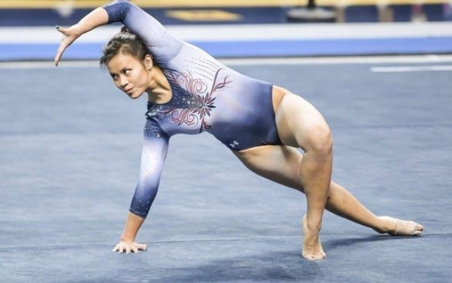 В один миг покончила со спортивной карьерой: американская гимнастка не рассчитала свой прыжок. ВИДЕО