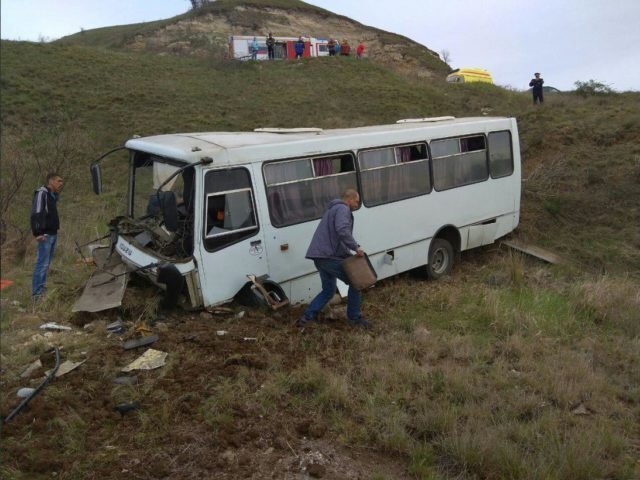 В Крыму у автобуса с пассажирами отказали тормоза: есть жертвы. ФОТО