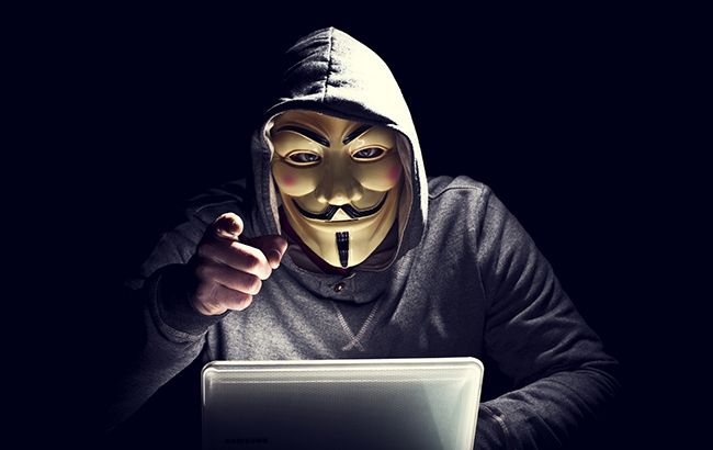 Хакеры Anonymous угрожают Британии из-за ареста Ассанжа