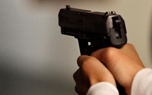 Нашел пистолет и выстрелил: 4-летний мальчик застрелил 6-летнюю сестру