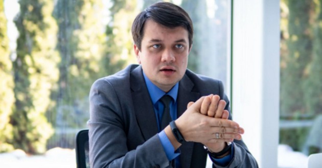 Зеленский снова отказался участвовать в дебатах с Порошенко: названа причина
