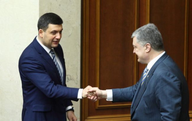 Какая там идеология! Романченко объяснил, по какому принципу «перекрашиваются» украинские политики