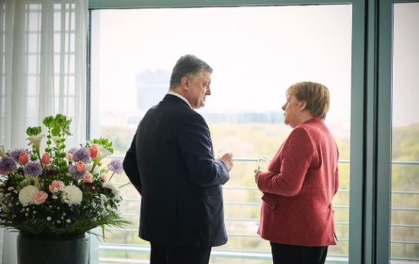 Ангела Меркель ненароком унизила Петра Порошенко