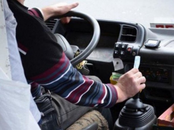 В Ровно водитель маршрутки возил пассажиров в состоянии наркотического опьянения