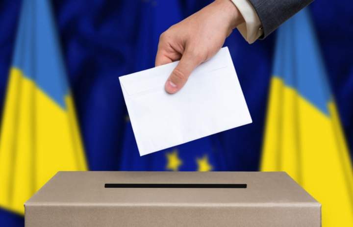 В Украине открылись избирательные участки по выборам президента 