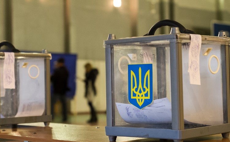Люди в ярости: на востоке Украины не могут проголосовать семь сотен украинцев