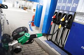 Почти 30 грн за литр: сколько уже стоит бензин в разных областях Украины