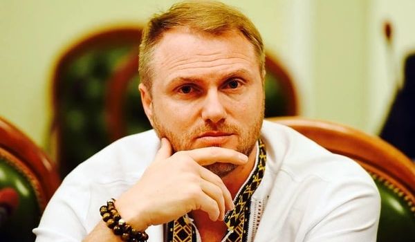 «Будем смотреть на реакцию карлика»: депутат предложил месть за раздачу российских паспортов