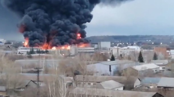 В РФ пожар уничтожил ракетный завод. ВИДЕО