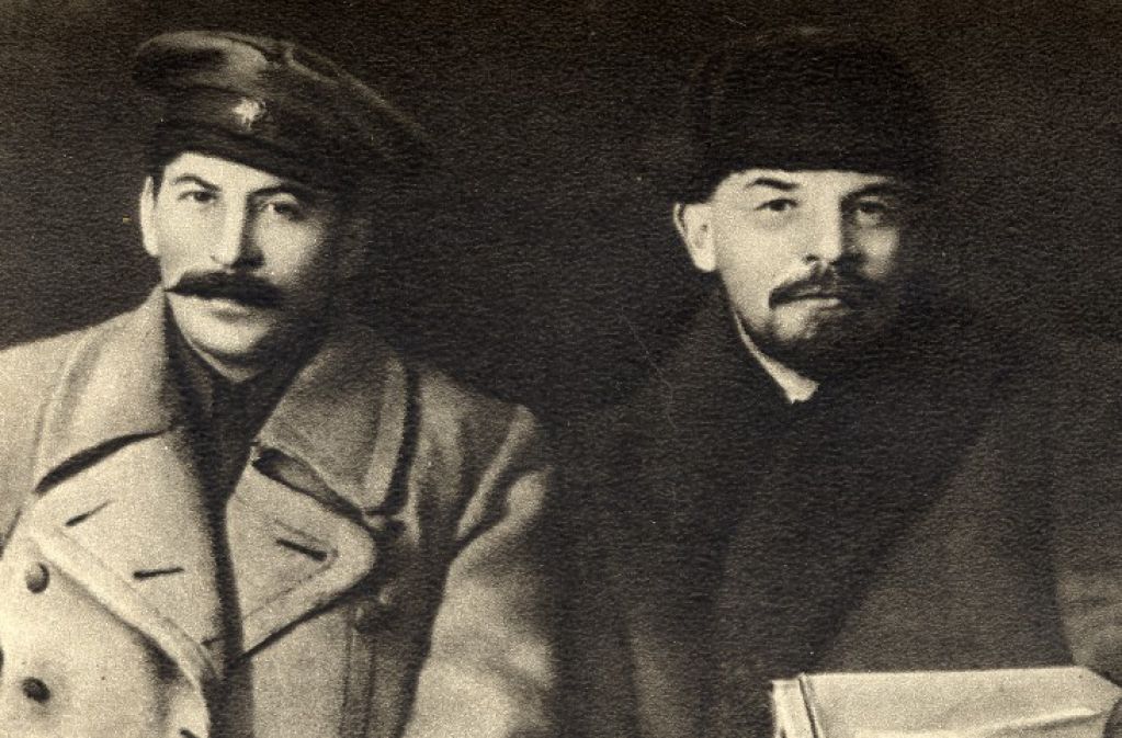 Сеть поражена пасхальными яйцами с Лениным и Сталиным. ФОТО