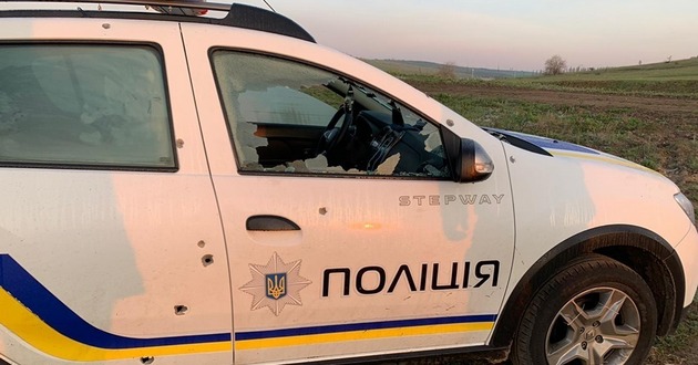 На Одесщине изрешетили авто полицейских: стрелок объявлен в розыск