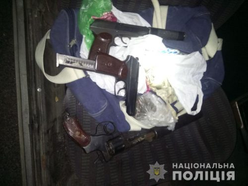 На Черкащині затримали двох озброєних чоловіків, підозрюваних у вбивстві поліцейського 