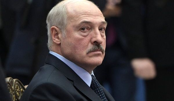 В Беларуси ищут Лукашенко: президент пропал