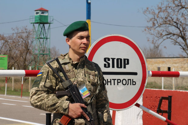 Украина закрывает границы: в чем дело?