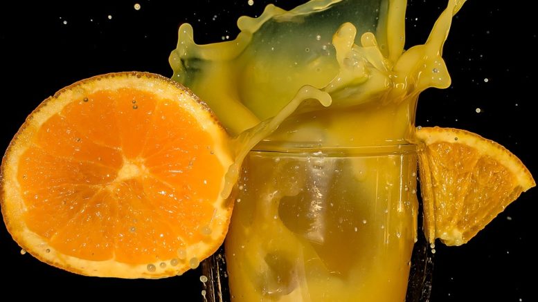 Стало известно, что полезнее: апельсин или апельсиновый сок