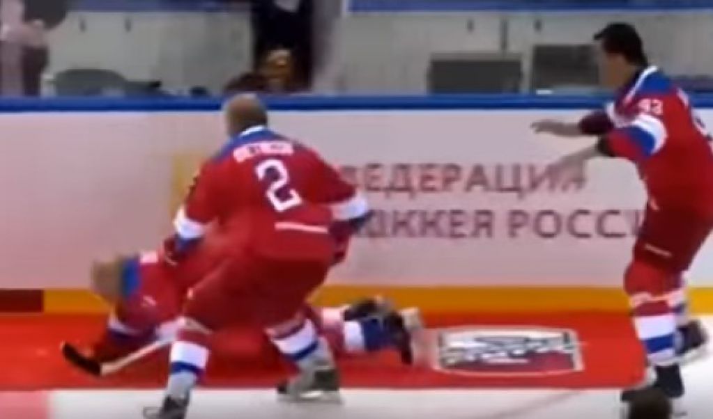 «Сказочный видос!» Сеть насмешило ВИДЕО, на котором Путин плюхнулся на лед во время игры в хоккей