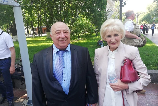 Александр Семенович не радовался: как родители Зеленского побывали на инаугурации сына