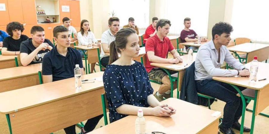 ВНО-2019: 349 тысяч абитуриентов сдают тестирование по украинскому языку