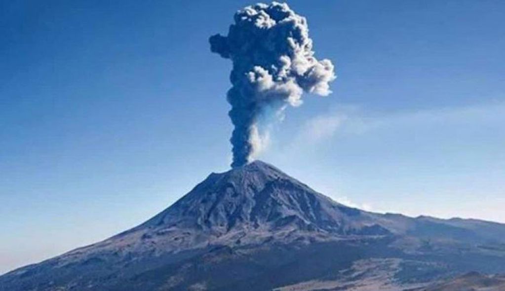"Проснувшийся" вулкан Попокатепетль привлек парочку НЛО. ВИДЕО