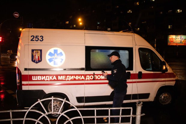На Харьковщине неадекват устроил полицейским кровавый "последний звонок"