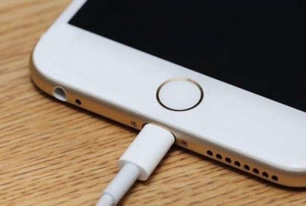 Как правильно заряжать iРhone и ipad: Аpple раскрыла секрет