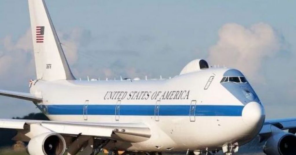 США впервые показали самолет "судного дня" изнутри: впечатляющее ВИДЕО