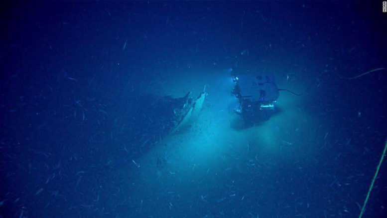 В Мексиканском заливе нашли странный корабль с надписью «2109»