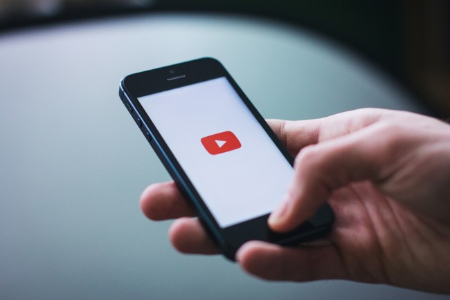 YouTube затеял массовые чистки: какие видео удалят