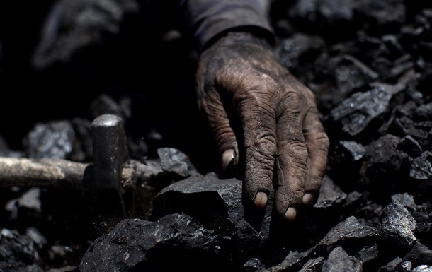 Трагедия на шахте в "ЛНР": под землей задохнулись два горняка