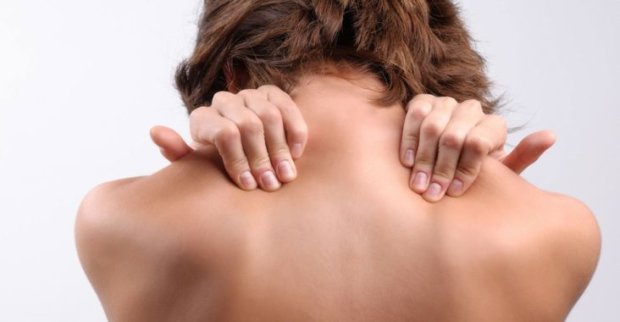 Несложные советы для тех, кто хочет быстро избавиться от болей в шее