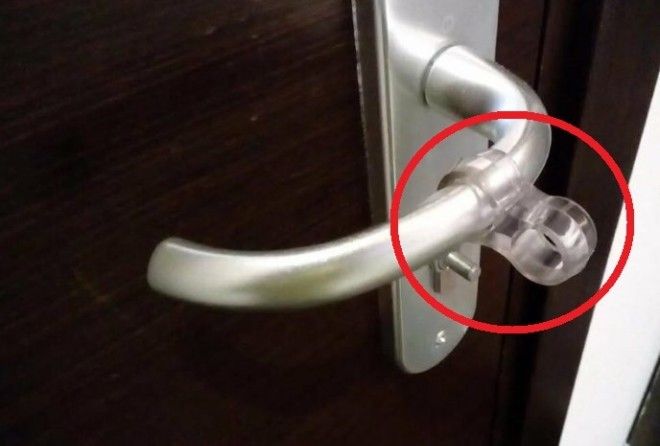 Почему за рубежом на дверных ручках надеты силиконовые кольца