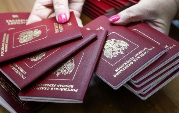 В Кабмине отреагировали на начало российской «паспортизации» Донбасса