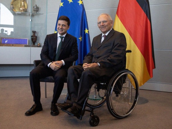 Стало известно, что Зеленский обсудил с президентом Бундестага