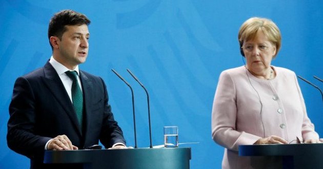 Стиль "Квартала 95": Зеленский неудачно пошутил о Меркель с Порошенко. ВИДЕО
