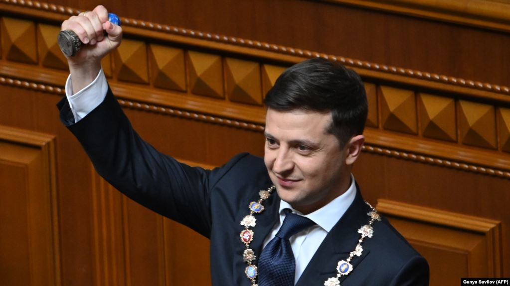 Первый месяц Зеленского: как украинцы оценивают работу нового Президента